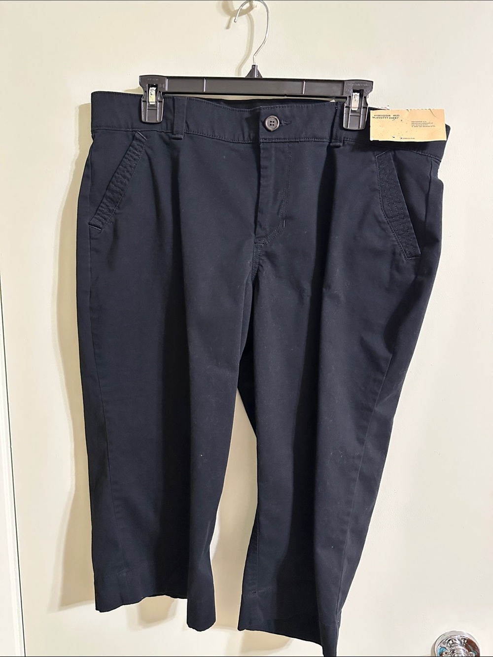 Dockers Women's Black Capris